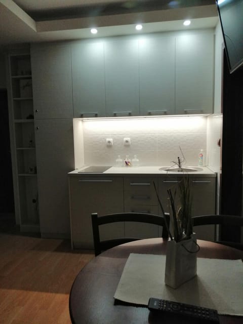 Coffee/tea facilities, Kitchen or kitchenette, Dining area