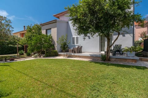 Property building, Garden, Garden view