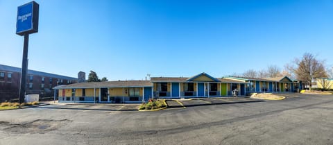 Rodeway Inn Auburn Hills - Detroit Inn in Auburn Hills