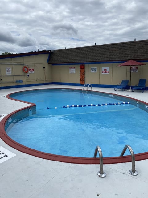 Rodeway Inn Auburn Hills - Detroit Inn in Auburn Hills