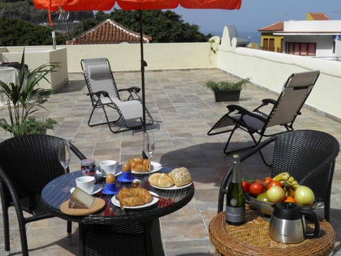 Balcony/Terrace, Mountain view, Sea view, Street view