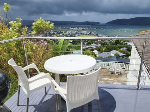 Villa C View Four Apartments Apartment in Knysna