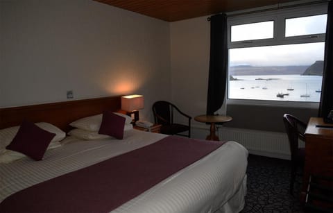 Bed, Bedroom, Sea view