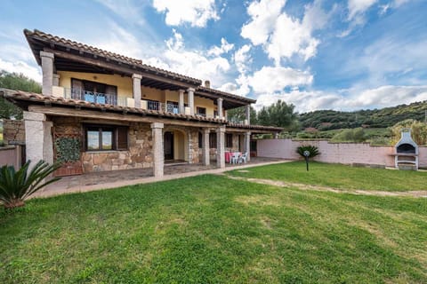 Property building, BBQ facilities, Garden