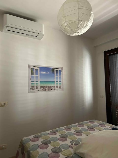 Bedroom, air conditioner