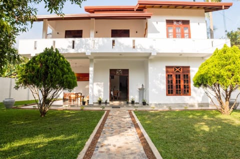 Property building, Facade/entrance, Garden