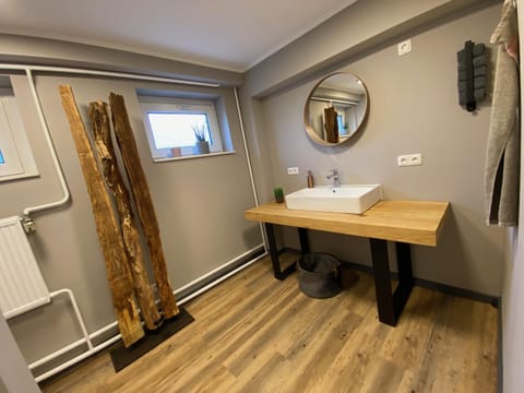 Pension Sandfeld, Am Sandfeld 1 Apartment in Mecklenburgische Seenplatte