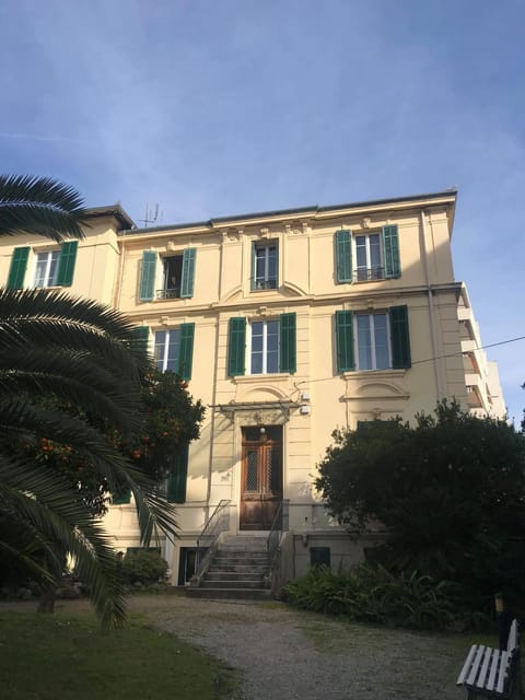 Property building, Garden