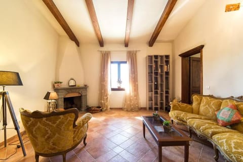 Agriturismo Poggio ai Legni Farm Stay in Tuscany