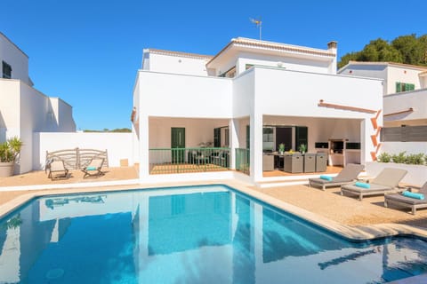 Property building, Pool view, sunbed