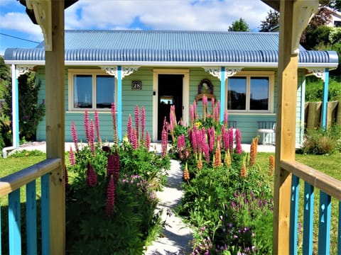 Property building, Spring, Day, Garden