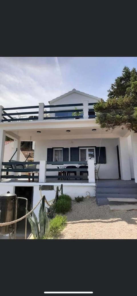 BEACH HOUSE ZECJA House in Dubrovnik-Neretva County