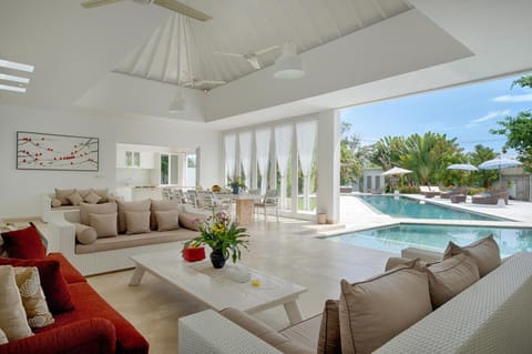 Living room, Pool view