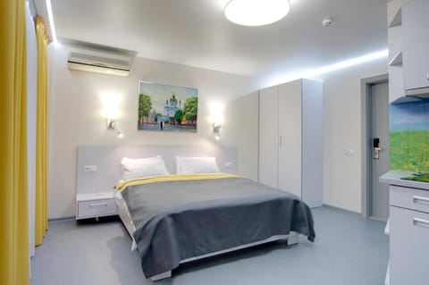 Bed, Photo of the whole room, Bedroom