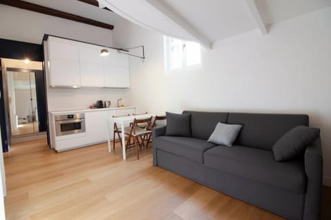 Kitchen or kitchenette, Living room