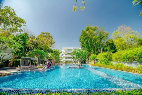 Swimming pool, Swimming pool