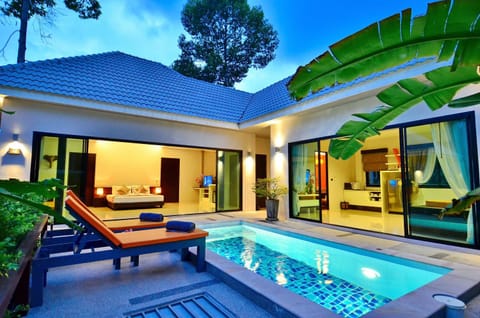 Living room, Bedroom, Swimming pool