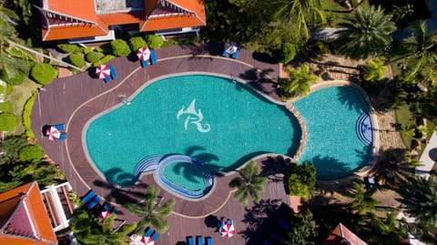 Swimming pool, Swimming pool