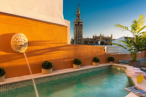 Off site, Day, Balcony/Terrace, Balcony/Terrace, Photo of the whole room, On site, City view, City view, Landmark view, Landmark view, Street view, Swimming pool, Swimming pool, Swimming pool