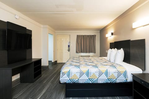 Bed, TV and multimedia