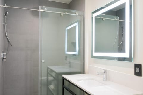 Tilbury Inn Hotel in Eagle Rock