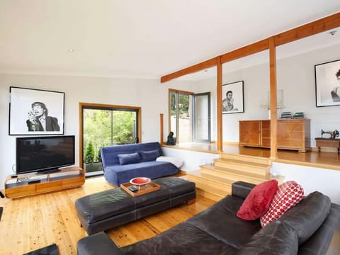 Living room, Seating area, Evening entertainment