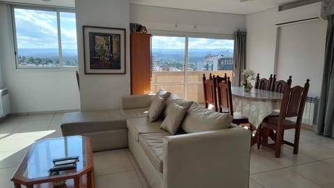 Communal lounge/ TV room, Living room, Dining area, Mountain view, air conditioner