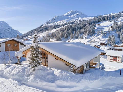 Property building, Winter