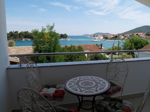 View (from property/room), Balcony/Terrace, City view, Garden view, Landmark view, Mountain view, Sea view, Street view