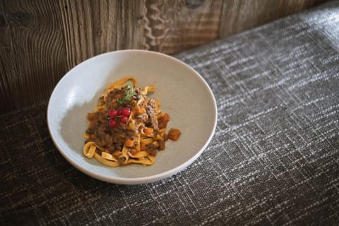 Restaurant/places to eat, Food and drinks, Food