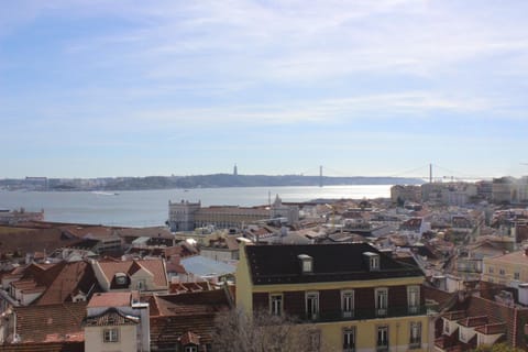 Balcony/Terrace, City view, River view