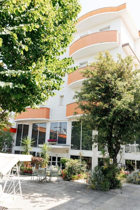 Property building, Spring, Garden, Garden view
