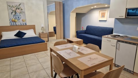 Communal lounge/ TV room, Kitchen or kitchenette, microwave, kitchen, kitchen