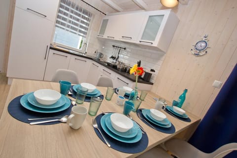 Coffee/tea facilities, Kitchen or kitchenette, Dining area, Non alcoholic drinks