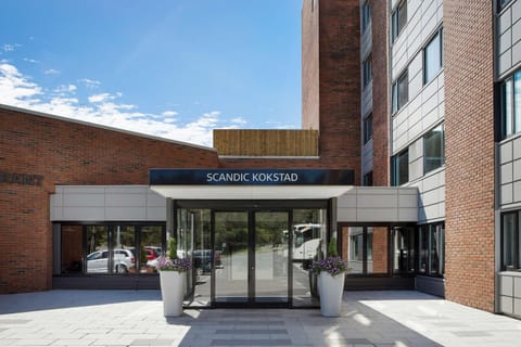 Property building, Facade/entrance, On site