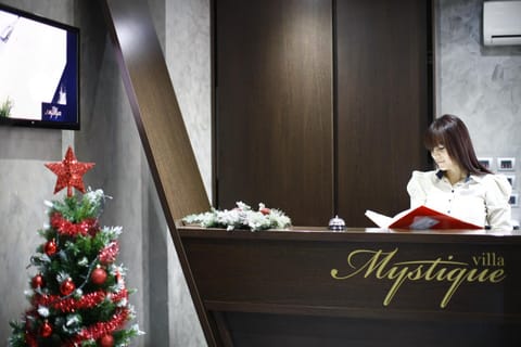 Winter, Lobby or reception, Decorative detail