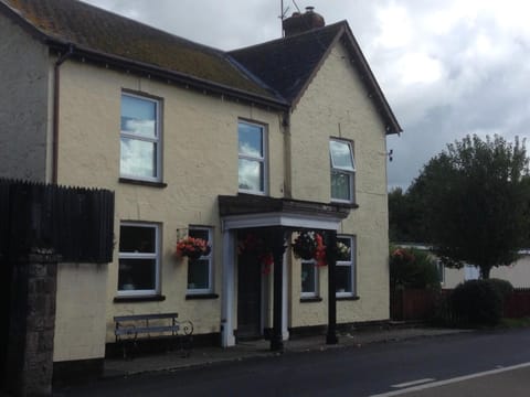 Crossways Tavern Apartment in East Devon District