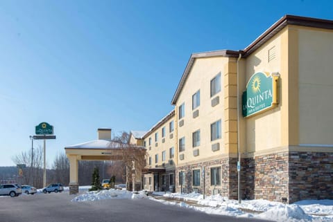 Property building, Day, On site, Time of day