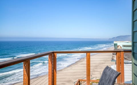 Anchors Aweigh House in Lincoln City