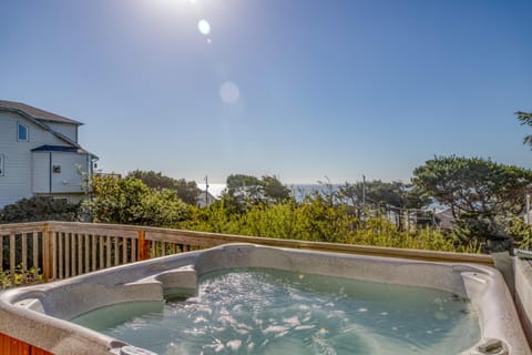 Alta Marea Shore House in Lincoln Beach