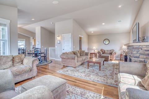 Sundance House in Roads End