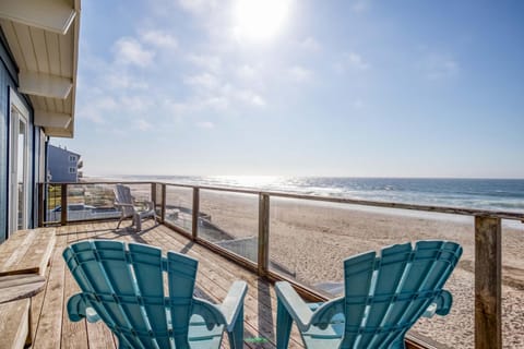 Wave Watchers House in Lincoln City