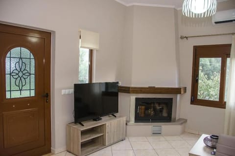 Communal lounge/ TV room, flat iron