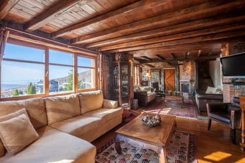 Natural landscape, TV and multimedia, Living room, Seating area, Lake view, Mountain view