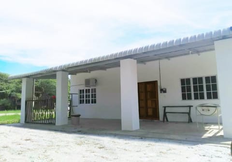 Staff, BBQ facilities, Balcony/Terrace, Family