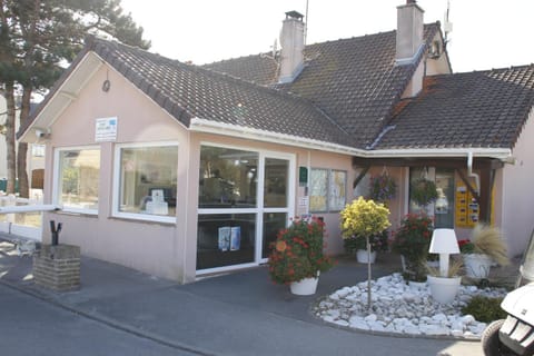 Camping de la Mer Campground/ 
RV Resort in Hauts-de-France