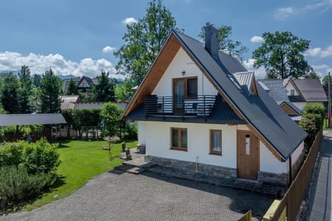 Property building, Spring, Garden