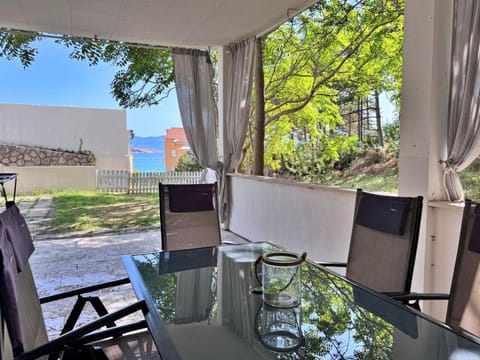 Property building, Garden, Balcony/Terrace, Garden view, Sea view