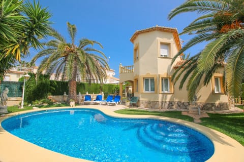 Property building, Garden, Garden view, Pool view, Swimming pool, sunbed