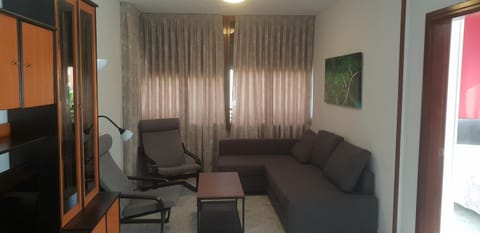 Communal lounge/ TV room, Living room, Seating area